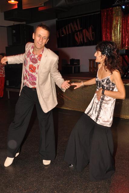 min 2010 11 13 fous swing 383